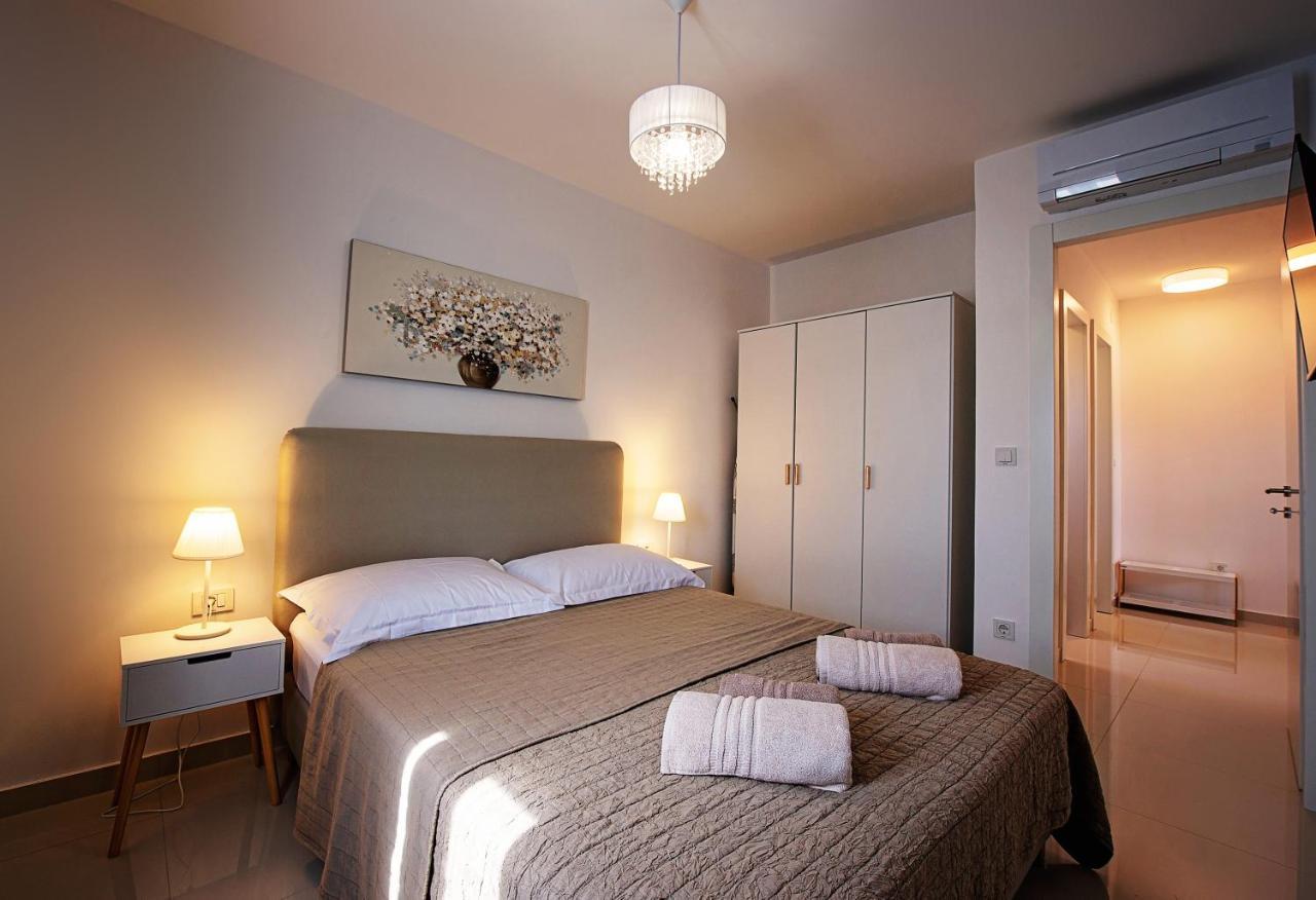 Sea Front Apartments Ivana Рогозниця Екстер'єр фото