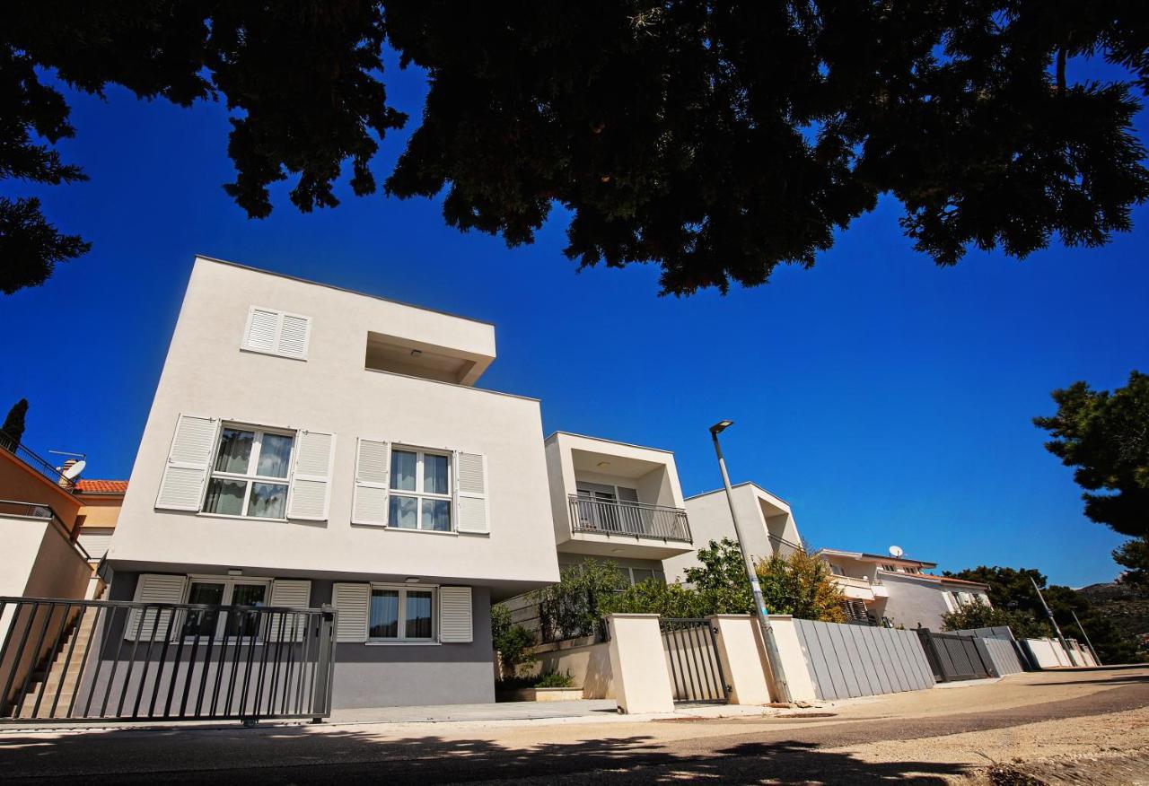 Sea Front Apartments Ivana Рогозниця Екстер'єр фото