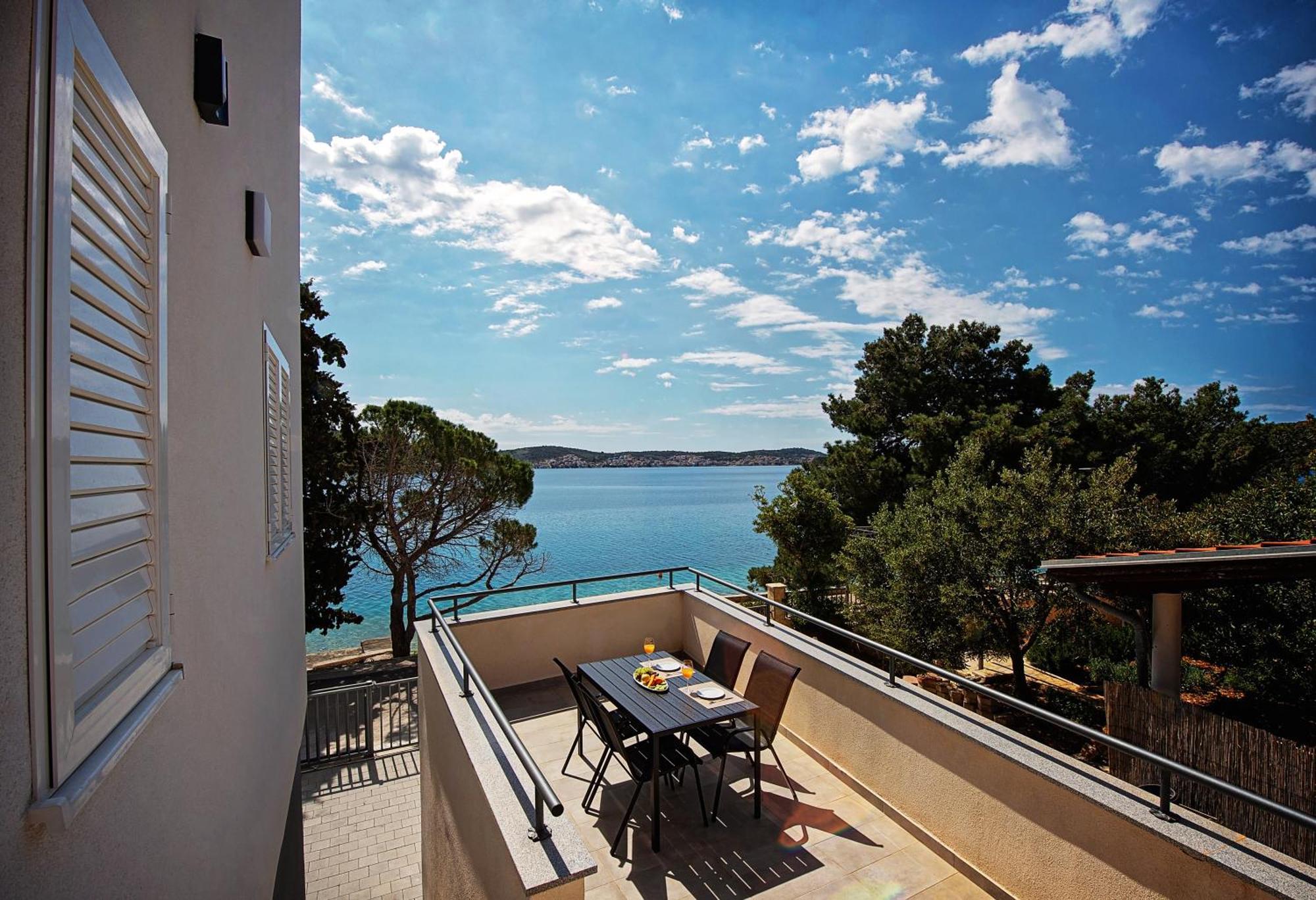 Sea Front Apartments Ivana Рогозниця Екстер'єр фото