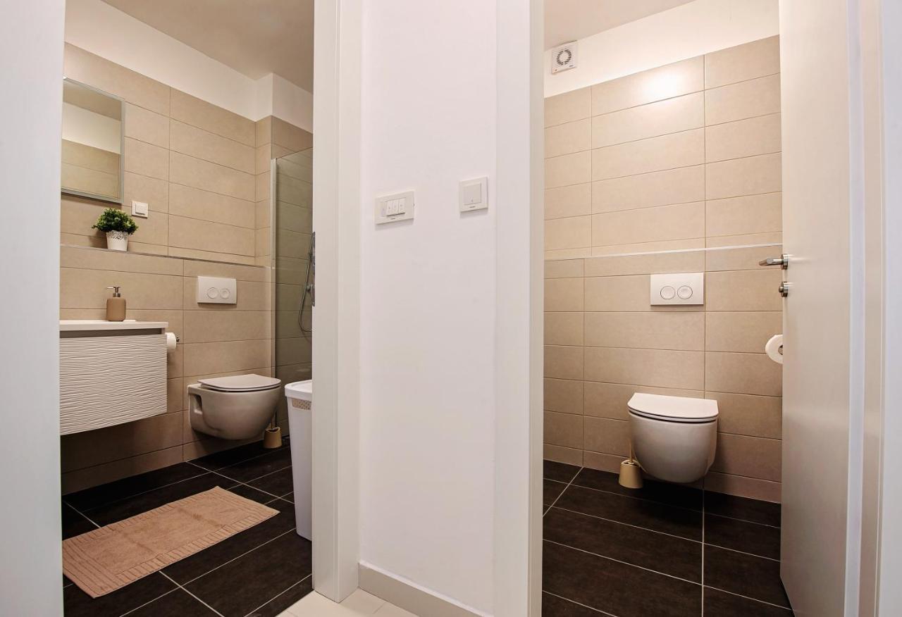 Sea Front Apartments Ivana Рогозниця Екстер'єр фото
