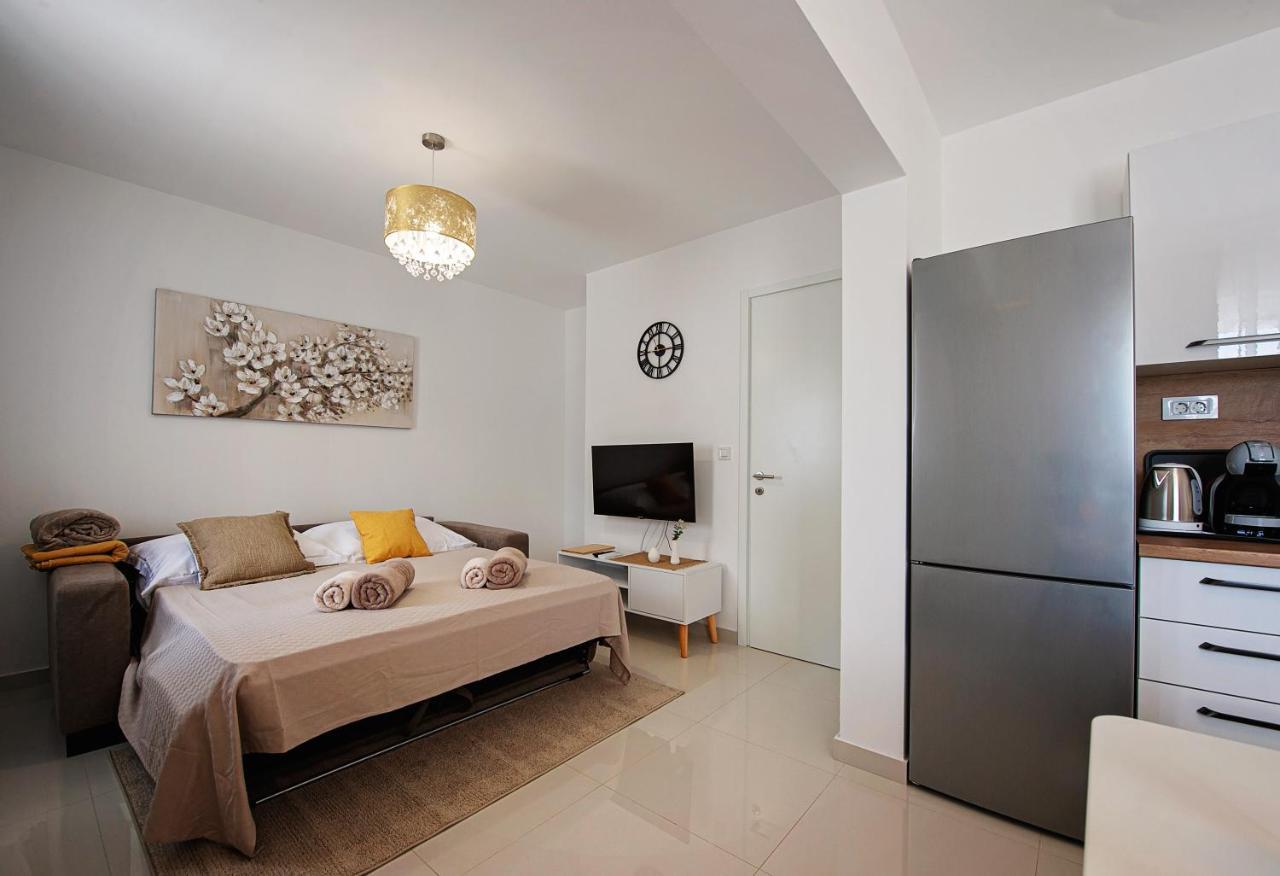 Sea Front Apartments Ivana Рогозниця Екстер'єр фото